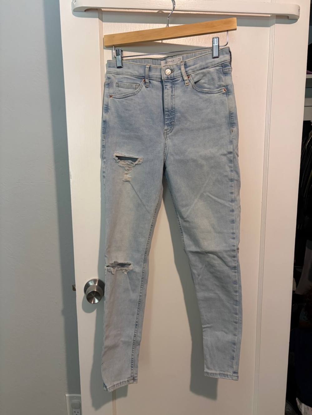 Topshop Jamie size 28- Light Wash High-Rise Distressed Women's Jeans